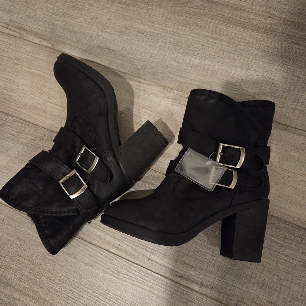 SM NEW YORK BLACK FAUX FUR BOOTIES SIZE 7 NEW